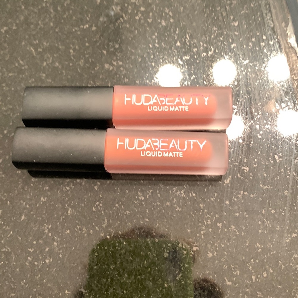 Huda matte lipstick